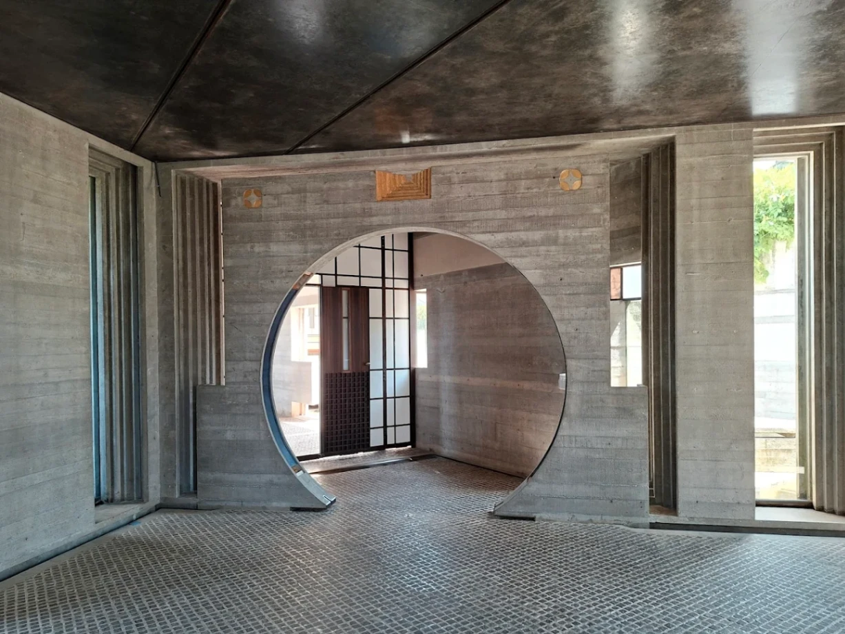 Uno degli ambienti interni della Tomba Brion, realizzata da Carlo Scarpa.