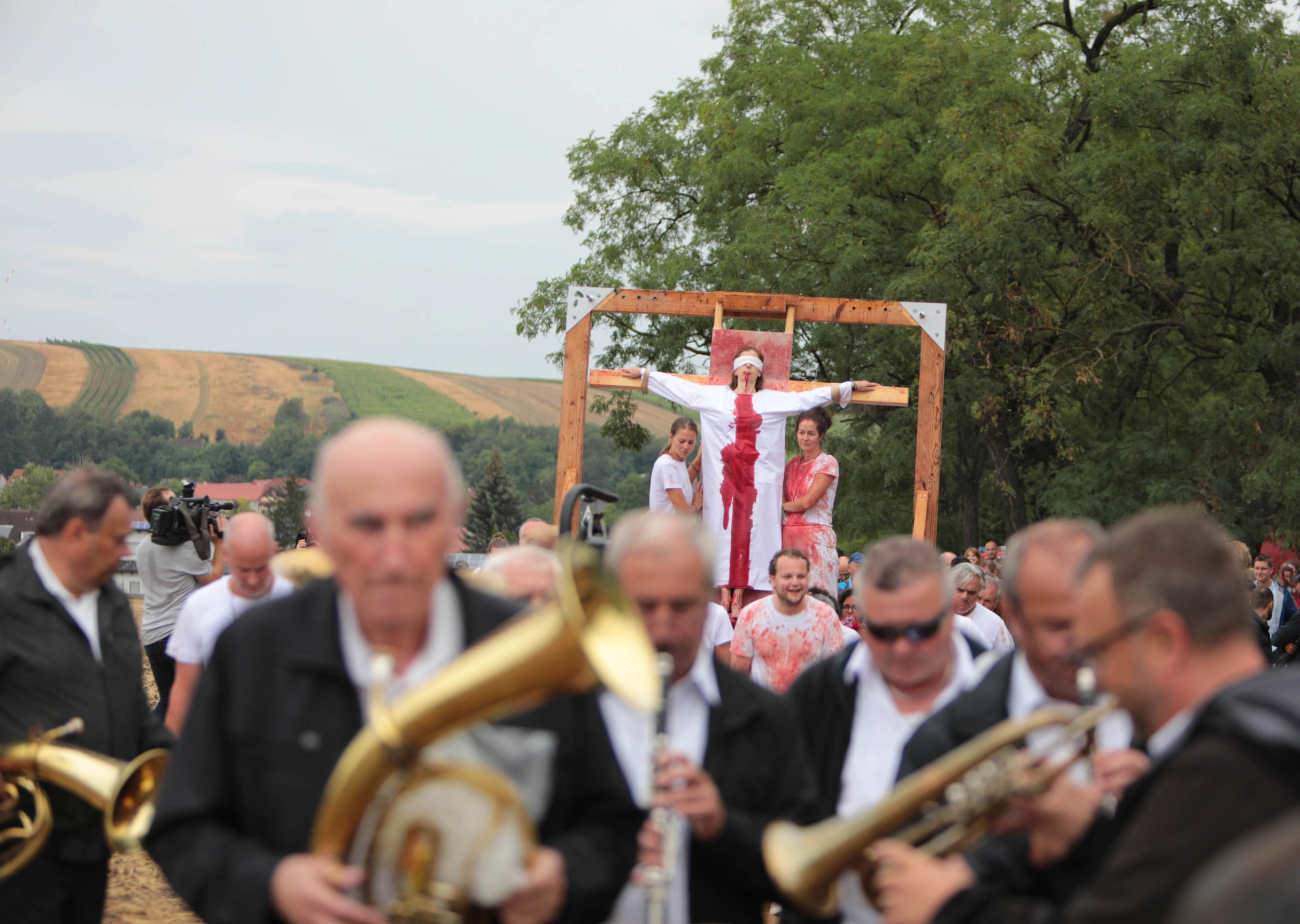 Hermann Nitsch, Azione di 6 giorni, Schloss Prinzendorf, 30 luglio 2022 (giorno 1). © Hermann Nitsch, Photocredit: Feyerl.