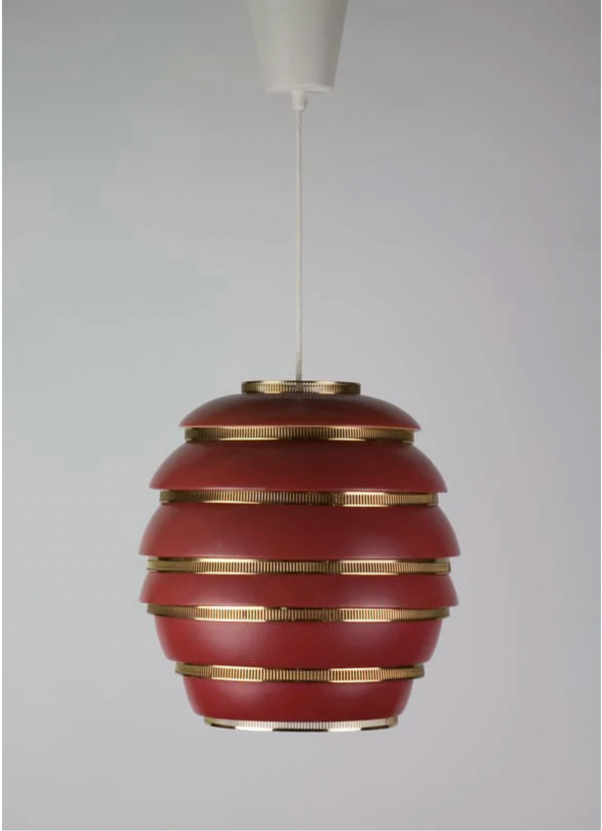 Alvar Aalto, Lampada a sospensione “Beehive”, 1953. © Anssi Vaarola.