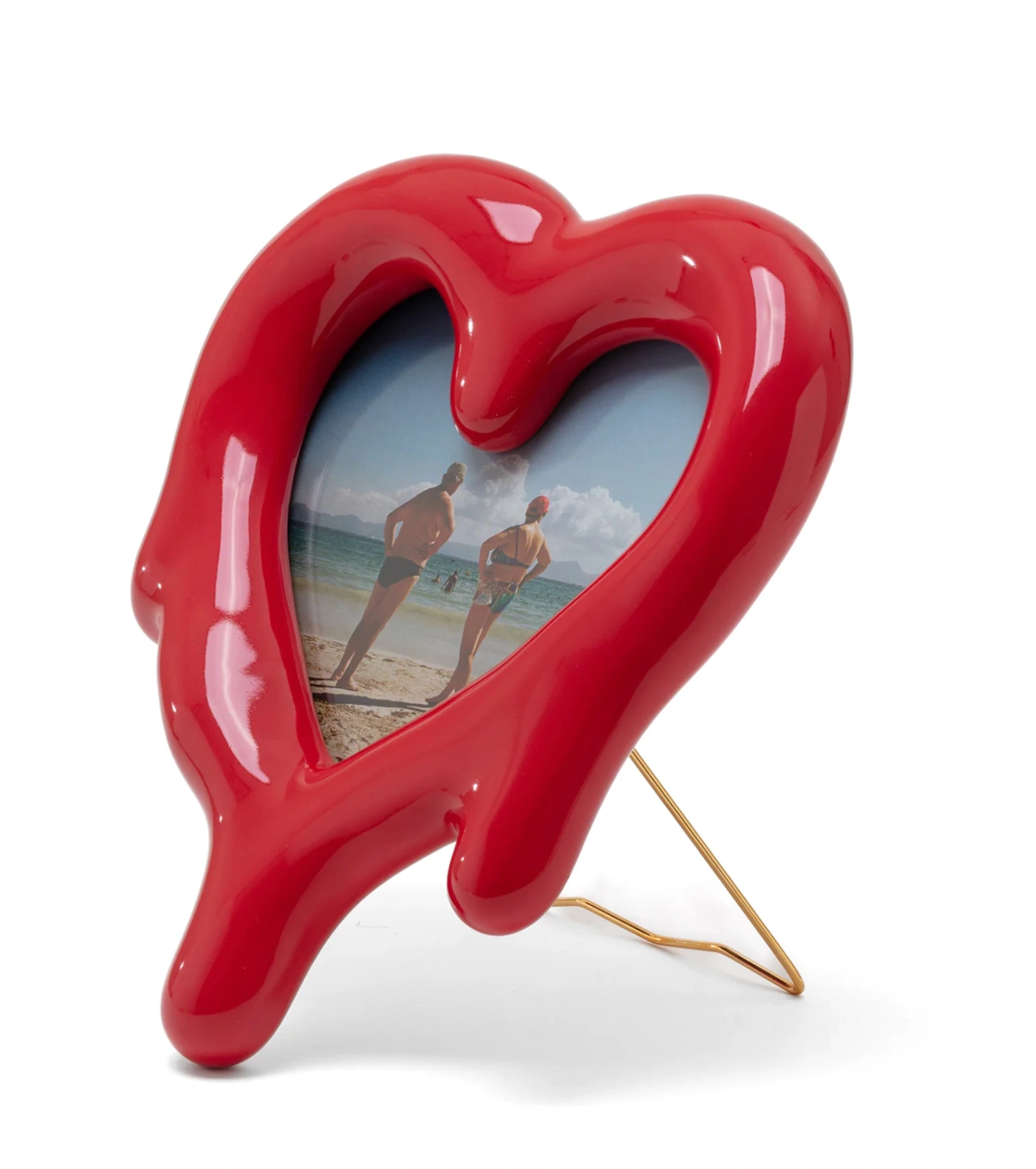 Cornice Melted Heart Red di Toiletpaper in collaborazione con Seletti.