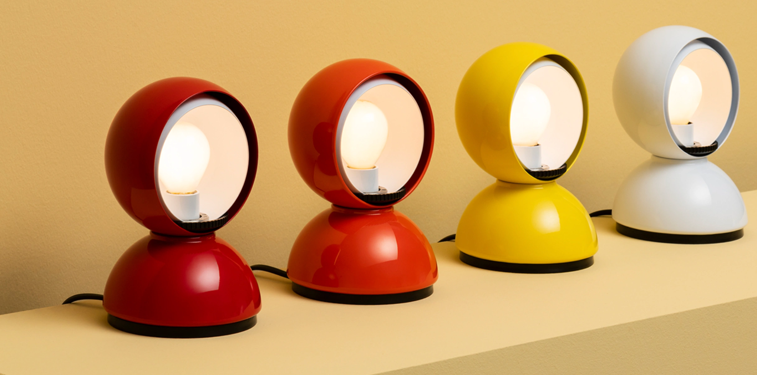 Le lampade Eclissi disegnate dal designer milanese Vico Magistretti © Artemide