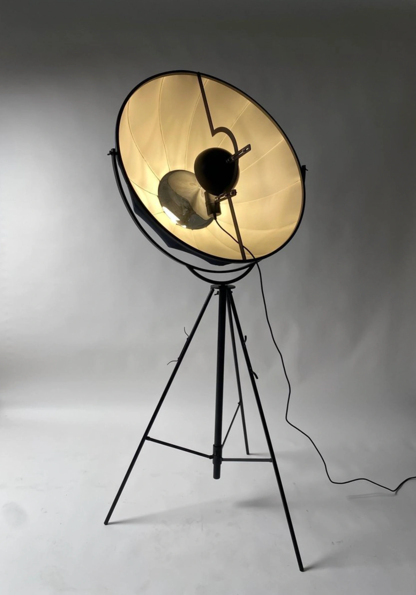 La lampada di Mariano Fortuny © Pamono