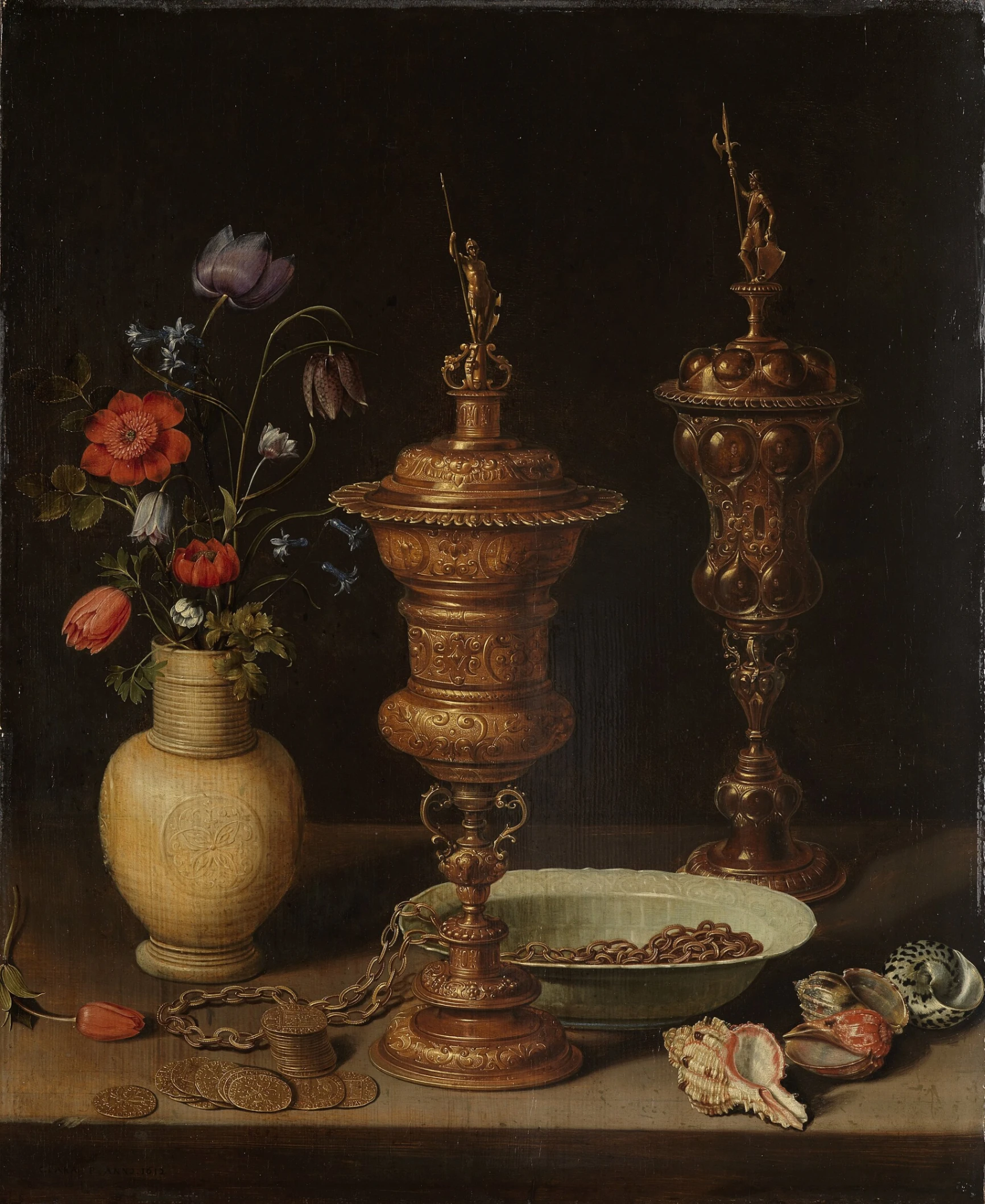 Clara Peeters, Natura morta con fiori e coppe d'oro, 1612, olio su tavola di quercia, 59,5 x 49 cm, Staatliche Kunsthalle, Karlsruhe.